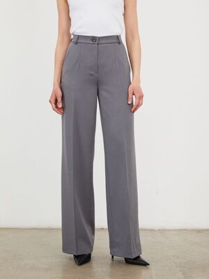 Смотреть образы с Брюки (артикул 150266464)