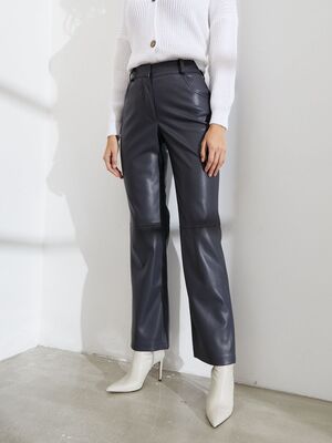 Смотреть образы с Брюки (артикул 43483197)