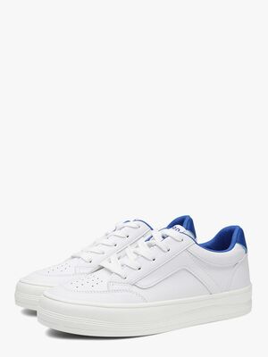 Смотреть модные образы с валберриз с Кеды (артикул 199634677)