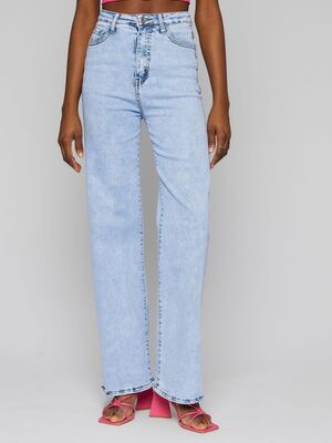 Смотреть модные образы с валберриз с Джинсы (артикул 214965420)