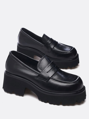 Смотреть модные образы с валберриз с Лоферы (артикул 191811941)