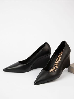 Смотреть образы с Туфли (артикул 208971945)