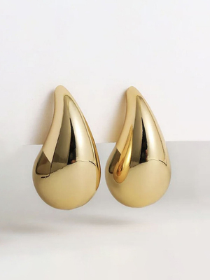 Смотреть модные образы с валберриз с Серьги (артикул 195088085)