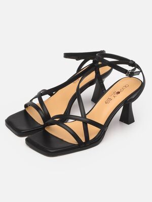 Смотреть модные образы с валберриз с Босоножки (артикул 205635413)