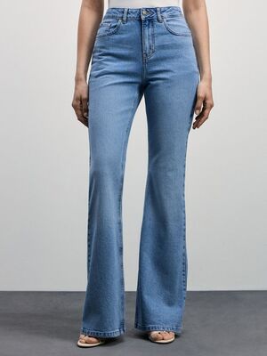 Смотреть образы с Джинсы (артикул 223918896)