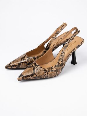 Смотреть модные образы с валберриз с Туфли (артикул 208900197)