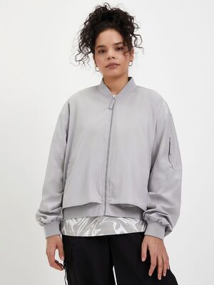 Смотреть модные образы с валберриз с Бомбер (артикул 219507457)