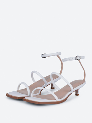 Смотреть образы с Босоножки (артикул 217911904)