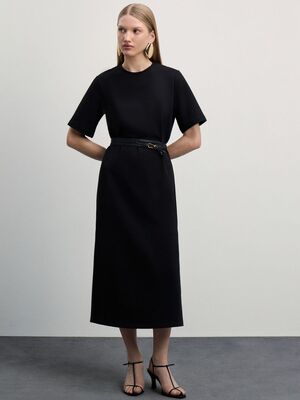 Смотреть модные образы с валберриз с Платье (артикул 223831320)