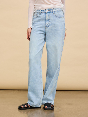 Смотреть модные образы с валберриз с Джинсы (артикул 223292055)