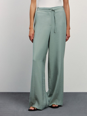 Смотреть образы с Брюки (артикул 220792931)