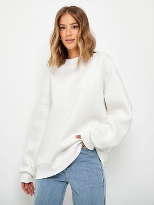 Смотреть модные образы с валберриз с Свитшот (артикул 120037578)