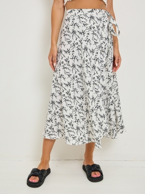 Смотреть модные образы с валберриз с Юбка (артикул 88505912)