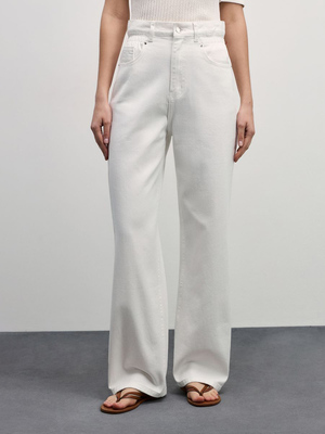 Смотреть образы с Джинсы (артикул 223918867)