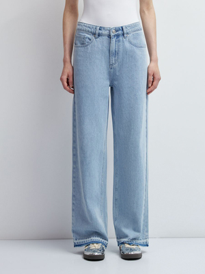 Смотреть образы с Джинсы (артикул 233074628)