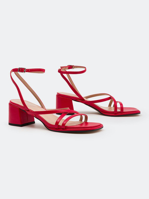 Смотреть модные образы с валберриз с Босоножки (артикул 229214773)