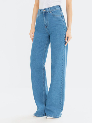 Смотреть модные образы с валберриз с Джинсы (артикул 216308507)