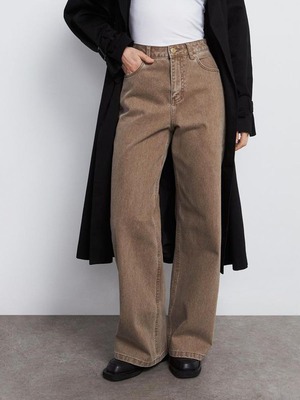 Смотреть образы с Джинсы (артикул 228308370)