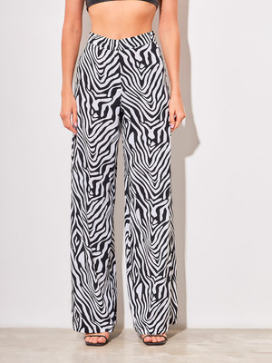 Смотреть модные образы с валберриз с Брюки (артикул 34017474)