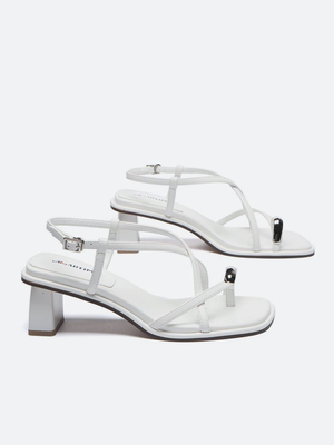 Смотреть модные образы с валберриз с Босоножки (артикул 211607096)