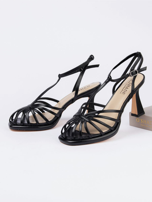 Смотреть образы с Босоножки (артикул 208912708)