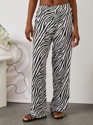 Смотреть модные образы с валберриз с Брюки (артикул 237299981)