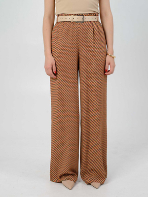 Смотреть модные образы с валберриз с Брюки (артикул 237011189)