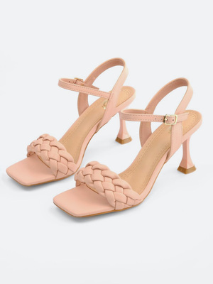 Смотреть образы с Босоножки (артикул 154763830)