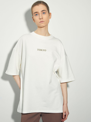 Смотреть модные образы с валберриз с Футболка (артикул 198236113)