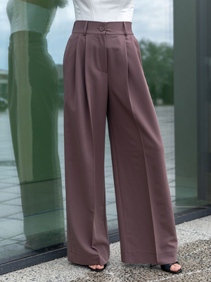 Смотреть образы с Брюки (артикул 234061049)