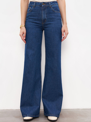 Смотреть модные образы с валберриз с Джинсы (артикул 165353207)