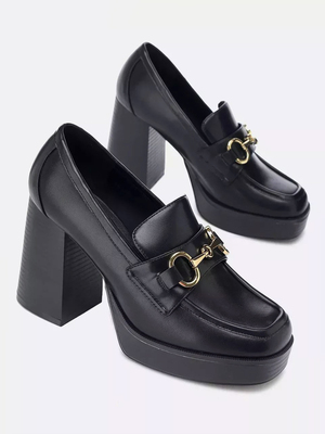 Смотреть модные образы с валберриз с Туфли (артикул 232097980)