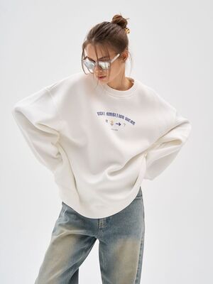 Смотреть модные образы с валберриз с Свитшот (артикул 206699734)