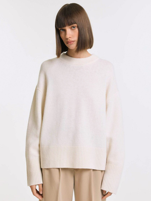 Смотреть модные образы с валберриз с Джемпер (артикул 255743621)