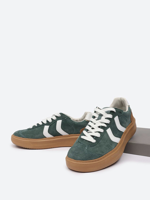 Смотреть модные образы с валберриз с Кеды (артикул 186885563)