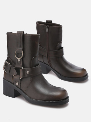 Смотреть модные образы с валберриз с Ботинки (артикул 243319595)