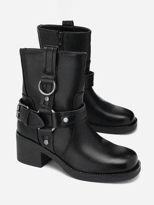 Смотреть модные образы с валберриз с Ботинки (артикул 243319594)