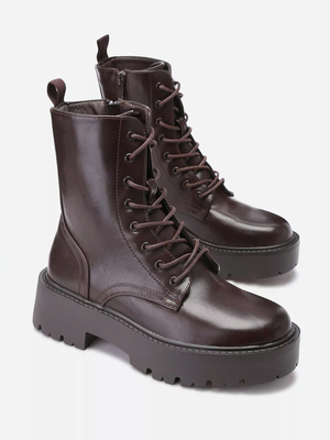 Смотреть образы с Ботинки (артикул 243315256)