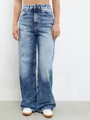 Смотреть образы с Джинсы (артикул 256584714)