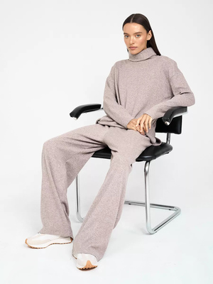 Смотреть образы с Костюм (артикул 182314834)