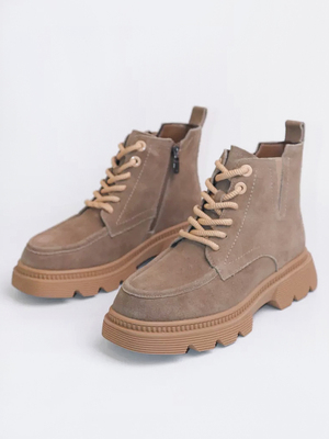 Смотреть образы с Ботинки (артикул 265367543)