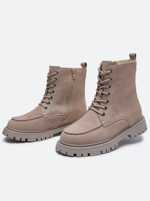 Смотреть образы с Ботинки (артикул 152108535)