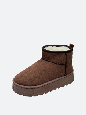 Смотреть модные образы с валберриз с Угги (артикул 260610542)