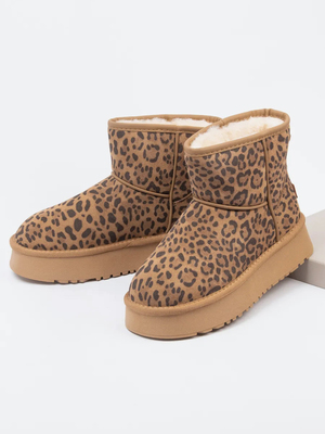 Смотреть модные образы с валберриз с Угги (артикул 246946693)