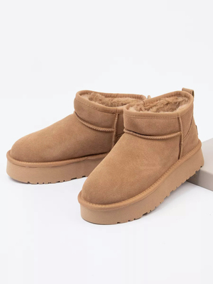 Смотреть модные образы с валберриз с Угги (артикул 246933064)