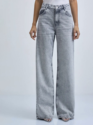 Смотреть модные образы с валберриз с Джинсы (артикул 271800189)