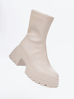 Смотреть образы с Ботинки (артикул 279000851)