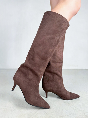 Смотреть модные образы с валберриз с Сапоги (артикул 271052704)