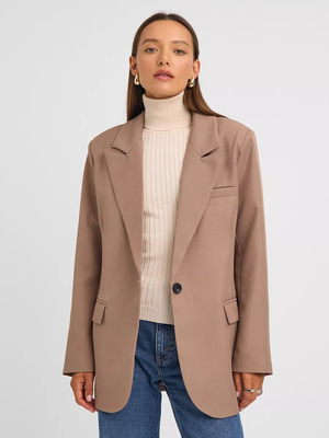 Смотреть модные образы с валберриз с Жакет (артикул 243606686)