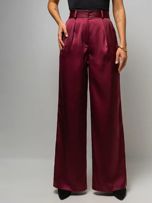 Смотреть образы с Брюки (артикул 287709590)